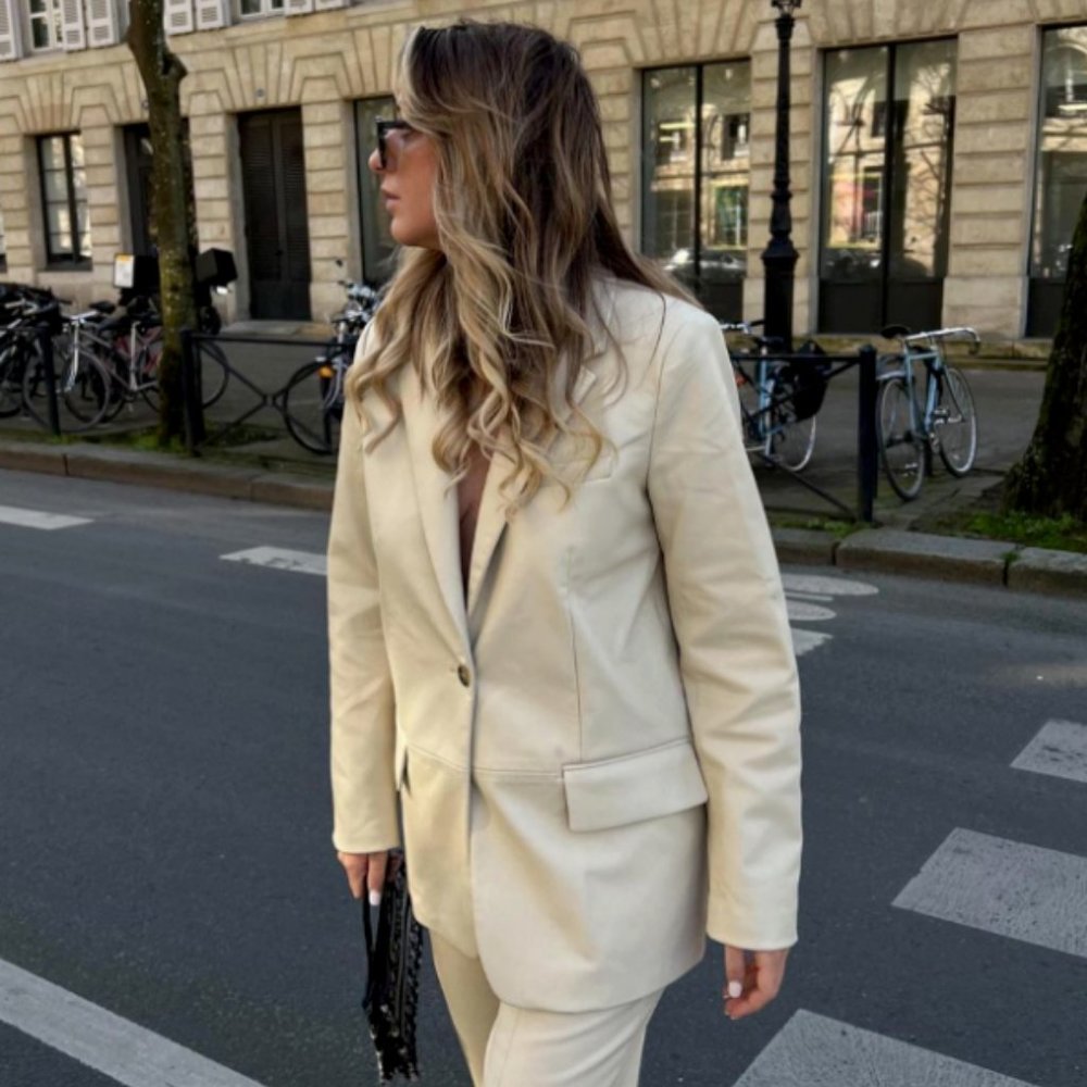 ZARA NEW WOMAN STRAIGHT CUT FAUX LEATHER BLAZER JACKET ECRU 4432/710 M